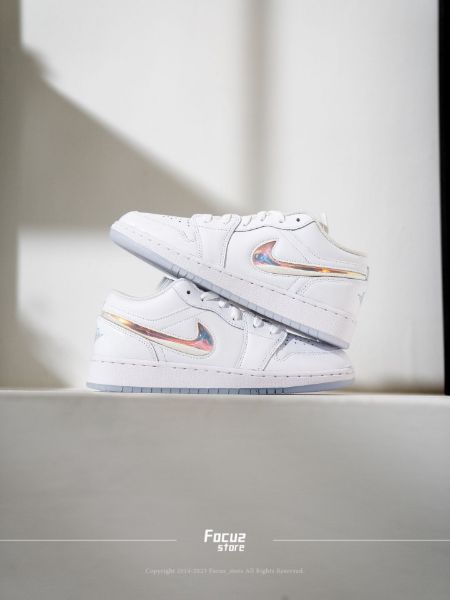 Nike Air Jordan 1 Low Glitter Swoosh FQ9112100