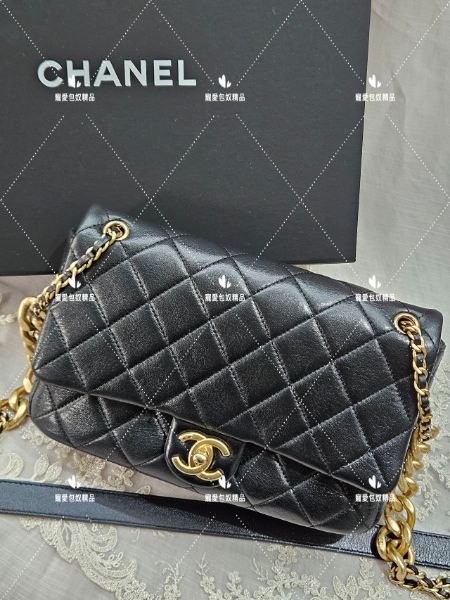 圖片 CHANEL 新款 黑色牛皮 23CM 金鍊 口蓋包   