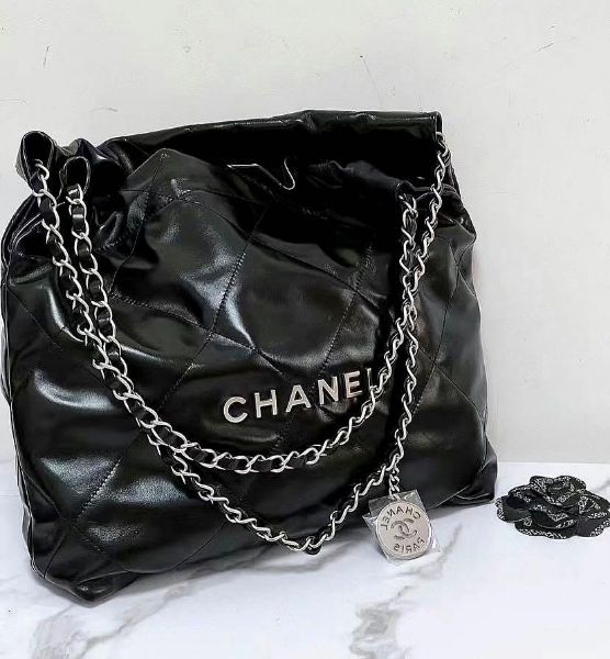 圖片 CHANEL AS3260 新款 22 垃圾袋肩背包 黑銀小型