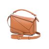 圖片 LOEWE 經典小牛皮小號 Puzzle 手袋/肩背包/斜背包 棕褐色 322 30 S21 2530	
