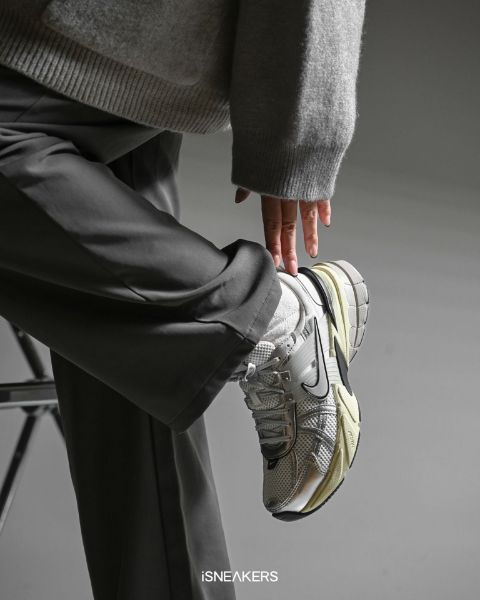 iSNEAKERS 現貨 Nike V2K Runtekk "Metallic Silver" 白銀 FD0736-100