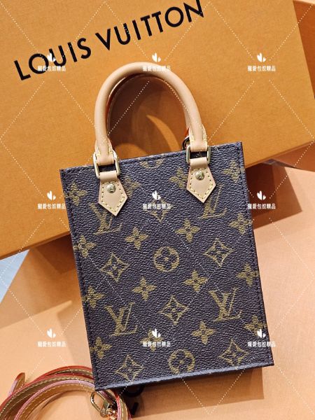 圖片 LV M81295 Petit Sac Plat 全新 老花 mini 琴譜包斜背手提兩用包