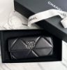 圖片 已售出可預購））Chanel  19長夾 原廠保固 稀有釋出 超級搶手 比櫃上便宜 今年購入 送背鏈可當19woc 
