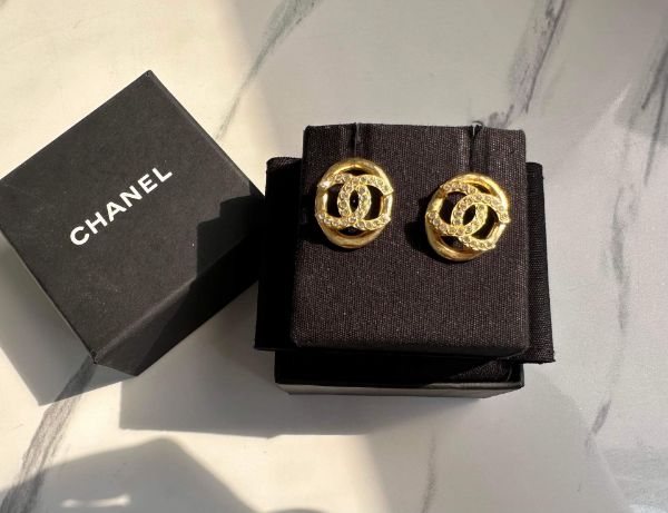 圖片 Chanel 經典22A復古金耳環  台灣購證🇹🇼 二手99新 配貨才能帶走的經典小logo