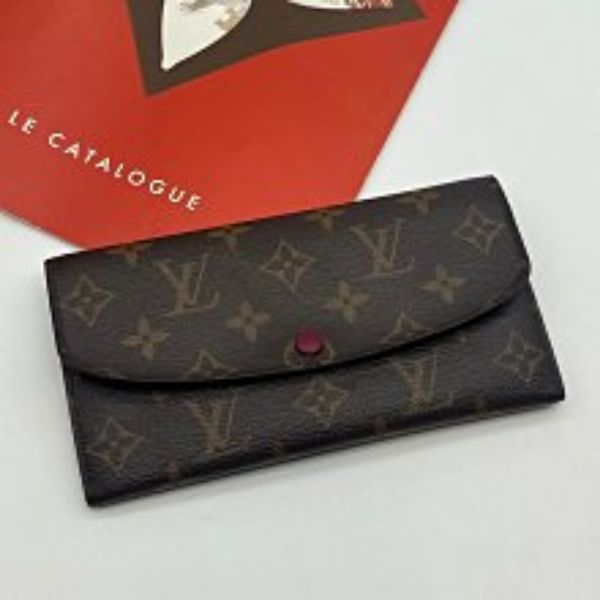 圖片 【哈極品】二手品《Louis Vuitton LV 字紋拚紅皮革 紅扣 掀蓋二折長夾/皮夾》