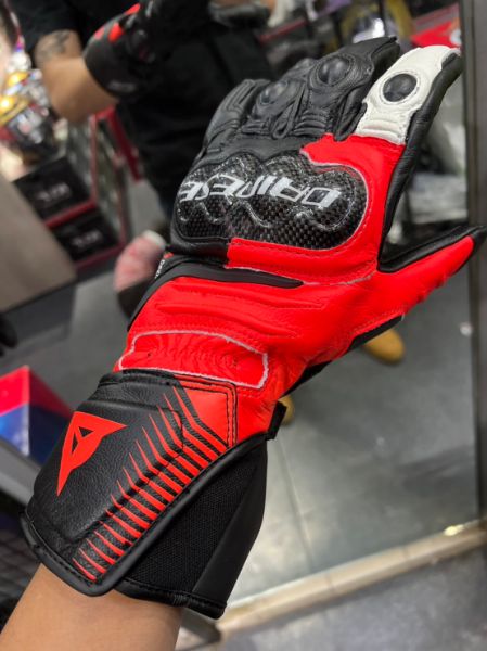 圖片 UPC騎士精品_台中店 DAINESE CARBON 4 LONG 防摔手套 長手套 黑紅 皮革 拳眼碳纖 山羊皮