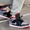 圖片 Air Jordan 1 Mid "Shadow Fire Red" 灰黑紅 中筒 男鞋 DQ8426-006