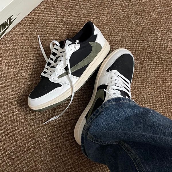 TRAVIS SCOTT x AIR JORDAN 1 LOW OG SP 