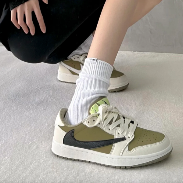 圖片 TRAVIS SCOTT x AIR JORDAN 1 LOW GOLF 白棕綠 高爾夫 倒勾6.0 女生尺寸 FZ3124-200