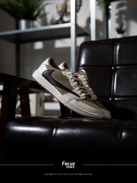 Travis Scott x Nike Air Jordan 1 Low Golf Neutral Olive