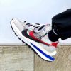 圖片 SACAI X NIKE VAPORWAFFLE 紅白 解構鞋 女生尺寸 CV1363-100