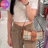 圖片 Burberry 80705631 Sling Bag 單肩包 米色/石南棕《2024季度新品》