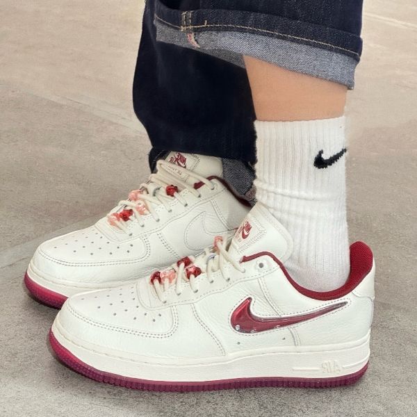 圖片 💕NIKE AIR FORCE 1 情人節限定 愛心流沙 女鞋 FZ5068-161