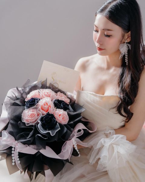 圖片 黑粉芭蕾9朵永生花束