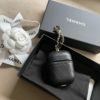 圖片 Chanel 黑金AirPods 耳機包掛件
