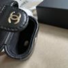 圖片 Chanel 黑金AirPods 耳機包掛件