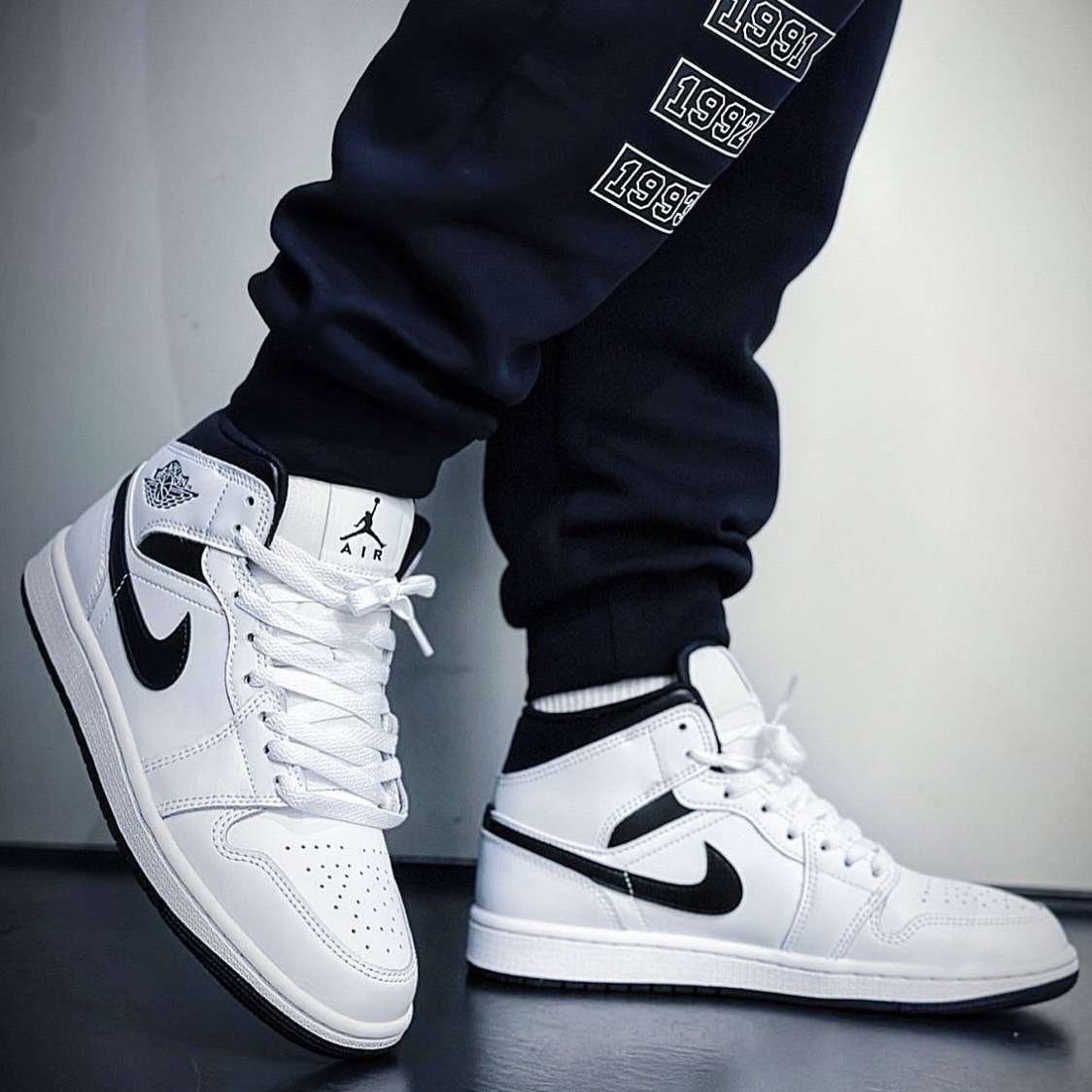 🖤NIKE AIR JORDAN 1 AJ 1 MID 白黑熊貓中筒男鞋DQ8426-132-zingala商店