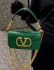 圖片 【促銷品】Valentino 小牛皮小款 Loco 金鍊包 翡翠綠色