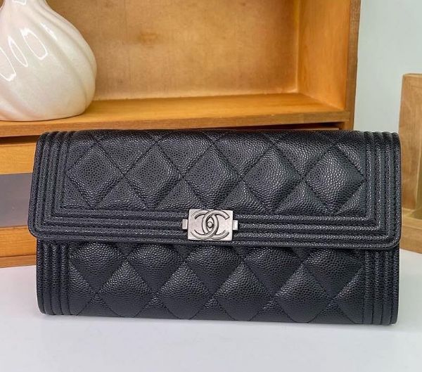 圖片 Chanel 香奈兒 BOY A80285 翻蓋 12卡信封式長夾 黑銀釦
