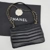 圖片 【哈極品】美品《CHANEL 香奈兒 黑色 全皮 橫條紋 雙C 鍊帶 側肩包/肩背包》