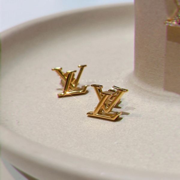 圖片 Lv 金色字母耳針耳環
