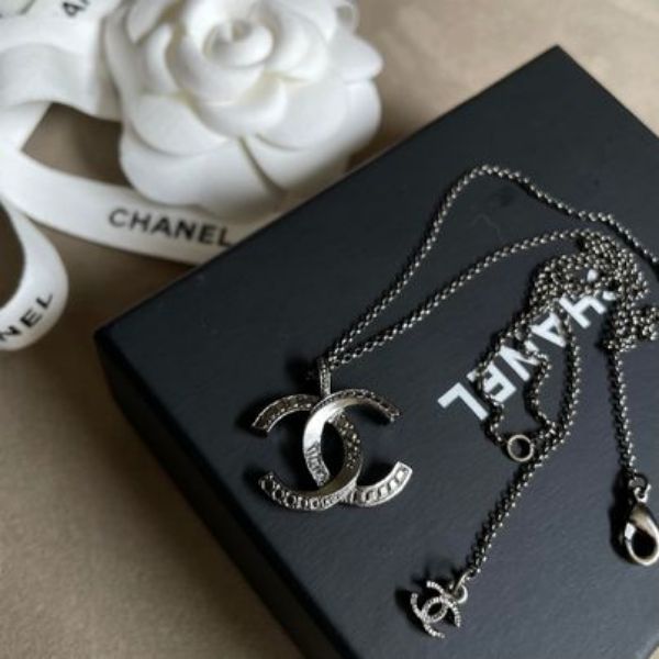 圖片 Chanel 經典款復古銀水鑽雙c logo 長短項鍊