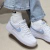 圖片 NIKE AIR FORCE 1 LOW W LIGHT ARMORY BLUE  寶寶藍 壓印小勾 女鞋 HF0022-100