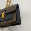 圖片 【哈極品】美品《Louis Vuitton LV 字紋拼黑皮  VICTOIRE 維多利亞 斜背包/肩背包/二用包》