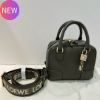 圖片 Loewe 納帕小牛皮 Amazona 16包 卡其色《2024季度新品》