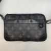 圖片 【哈極品】美品 《Louis Vuitton LV 新款 晶片款 黑字紋 橫式 Alpha 郵差包 肩背包/斜背包》