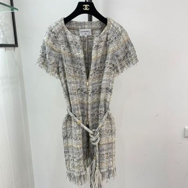 圖片 Chanel 2018希臘系列秀款38號 灰針拉鍊外套