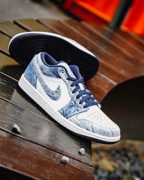 Nike Air Jordan 1 Low SE Washed Denim CZ8455100