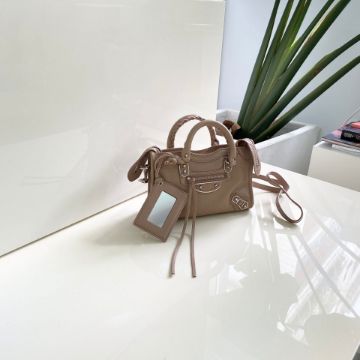 圖片 #已售 歡迎詢問預訂# BALENCIAGA 機車包 奶茶色