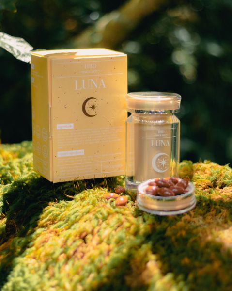 圖片 LUNA 夜皙晶萃三盒