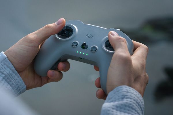 圖片 [酷飛] DJI FPV 遙控器 3｜輕量續航升級｜支援M檔進階飛行｜兼容DJI O4影像傳輸｜零卡分期輕鬆入手