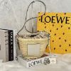 圖片 LOEWE 白色迷你小牛皮抽繩水桶包