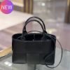 圖片 Bottega Veneta 709337 迷你 Arco 小羊皮托特包 附可拆卸小包及長肩帶 黑色《2024季度新品》