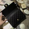 Chanel AS0585 幻象珍珠系列Quilted Flap Bag 小牛皮珍珠鍊帶包 黑