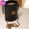 圖片 Gucci GG Marmont 575163 絎縫抽繩迷你水桶包 黑色《2024季度新品》