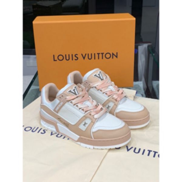 圖片 Louis Vuitton LV Trainer 粉色 小牛皮材質 搭配漸層鞋帶 女生 女款 球鞋