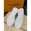 圖片 Louis Vuitton LV  白色壓紋滿版logo 設計 男生 球鞋