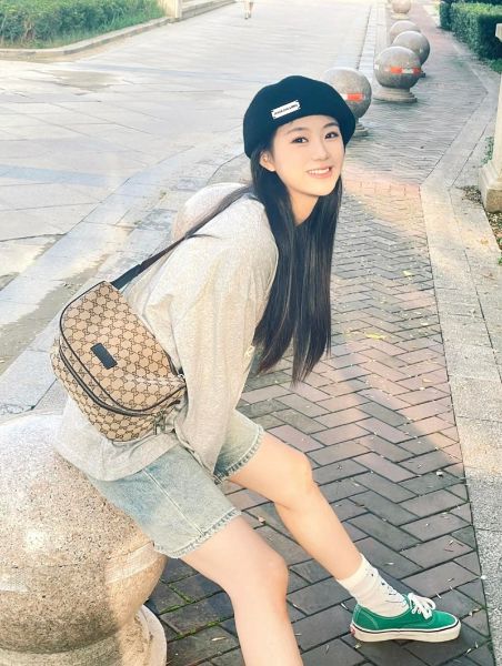 圖片  GUCCI 印花logo 胸包 腰包