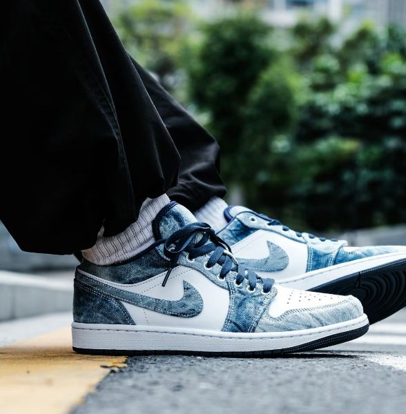 圖片 AIR JORDAN 1 LOW "Washed Denim" AJ1 白藍 水洗丹寧 牛仔布 低筒【CZ8455-100】