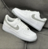 圖片 NIKE AIR FORCE 1 煙雨灰 灰勾 男鞋 FJ4146-100