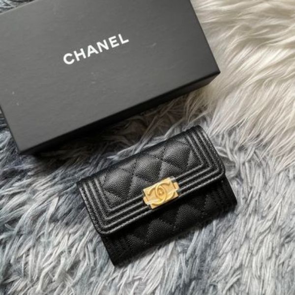 圖片 Chanel 黑金荔枝皮boy信封卡包