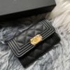 圖片 Chanel 黑金荔枝皮boy信封卡包