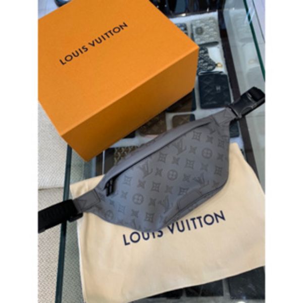 圖片 Louis Vuitton LV 經典 灰色壓紋設計 男生 腰包