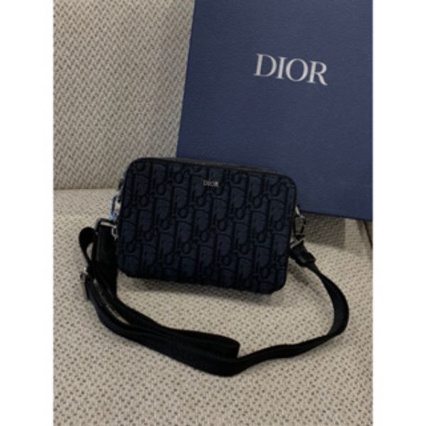 圖片 Dior 黑色老花設計 霧黑字母 經典款 男生 小相機包 側背包 現貨