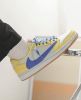 Travis Scott x Air Jordan 1 Low OG “Canary” 女款 藍黃 藍倒鉤 DZ4137-700