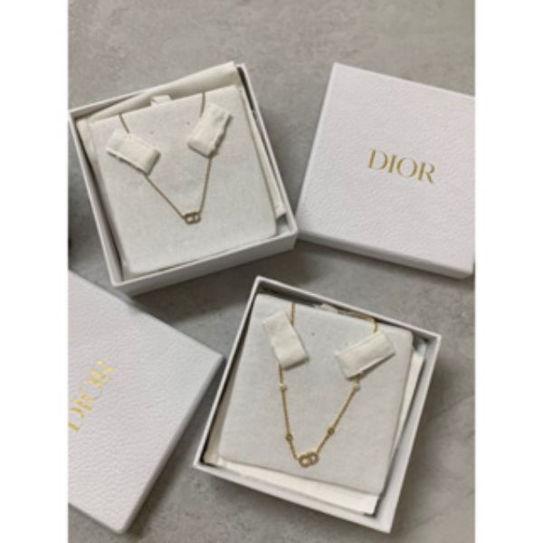 圖片 Dior 經典CD Logo搭配小鑽設計 優雅 金色 女生 女款 項鍊